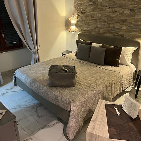 נאפולי B&B Alla Stazione מראה חיצוני תמונה